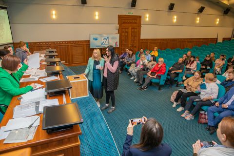 Многодетные семьи Владивостока получили земельные участки