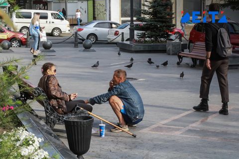 Юрист рассказал, что делать с дворовыми пьянчугами