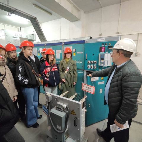 Хабаровские электрические сети провели экскурсию на подстанции «Городская»