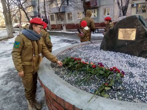 Юнармейцы почтили день начала Чеченской войны