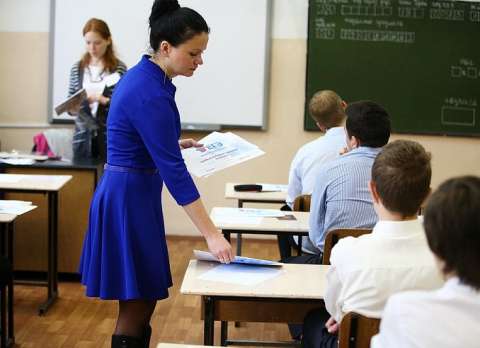 Правительство повысит зарплаты бюджетникам