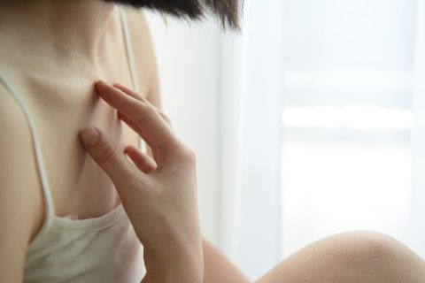 21-летняя массажистка, обольстившая приморца, оказалась 35-летним уголовником