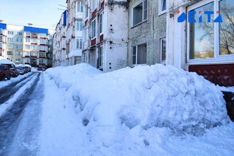 Мужчину задавило сошедшим с крыши снегом на Камчатке
