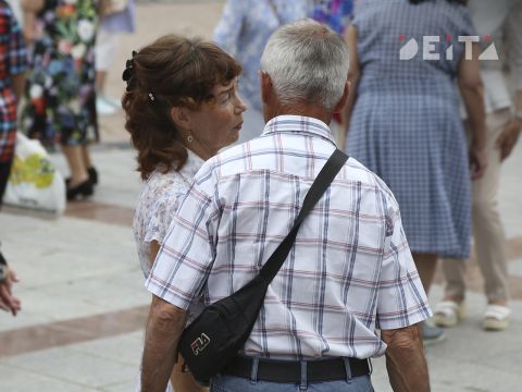 Исследование: пенсионеров выдавили из кабинетов на рынок  