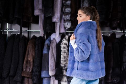 Сомнительные шубы и дублёнки больше не привлекают россиян