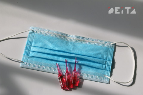 Минздрав: Перчатки и маска обеспечат безопасность во время голосования по Конституции