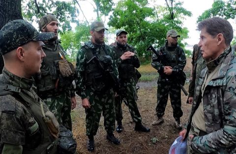 Поддержку приморцам оказывает Олег Кожемяко на передовой