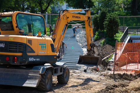 Второй этап ремонта набережной Спортивной гавани завершат в сентябре 