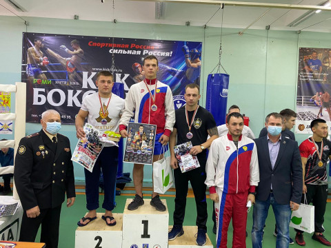 Краевой турнир по кикбоксингу прошел среди сотрудников силовых ведомств в Приморье