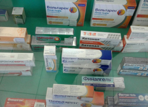 Упрощённый порядок регистрации лекарств от COVID-19 продлили в России