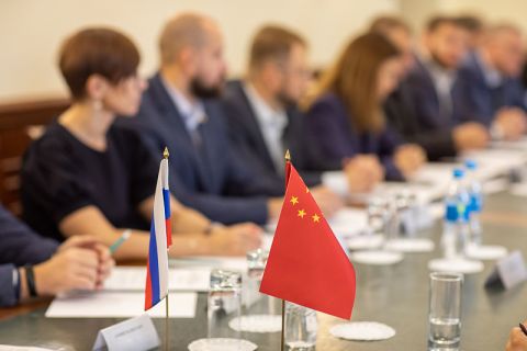 Делегацию из Муданцзяна приветствовали в мэрии Владивостока