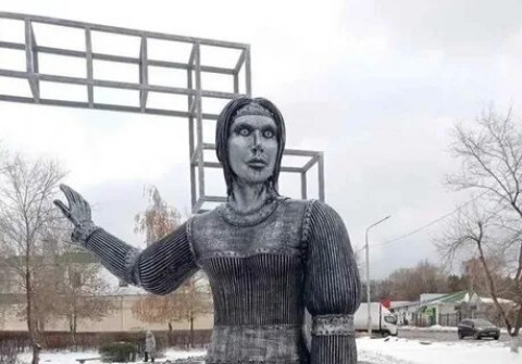 Жириновский хочет купить страшную «Аленку»