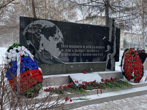 Депутаты Заксобрания почтили память воинов-интернационалистов 