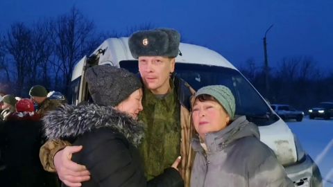 "Это самый счастливый день в моей жизни": военные вернулись из украинского плена