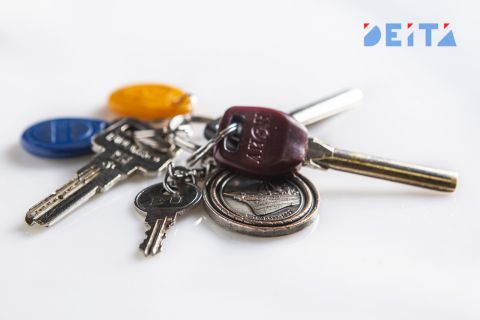 Семье пострадавшего от украинских террористов мальчика Федора подарили дом