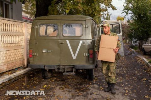 Посылки на фронт собирают волонтеры в Приморье