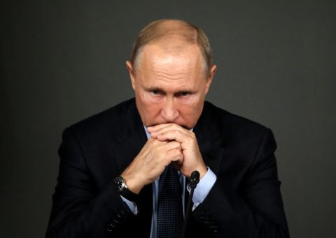 Путин поручил отвести срочников от границы с Украиной