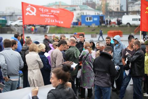 Жители Владивостока вышли на митинг из-за нехватки школ в городе