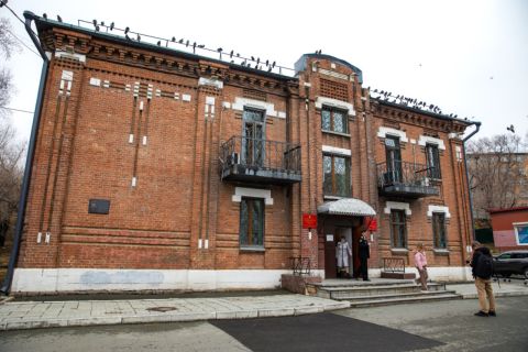 Желающих сыграть свадьбу в праздник ждут в ЗАГСе Владивостока