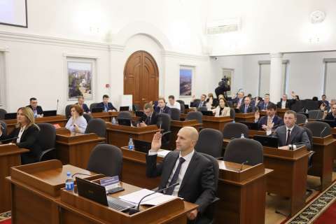Дума Владивостока назначила выборы депутатов и выделила деньги на ремонт дорог