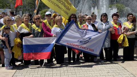 «Вы наши защитники»: жительницы Приморья выражают благодарность военным 