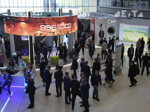 Почти 400 соглашений подписали на ВЭФ-2023