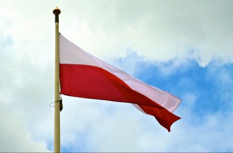 Польша будет селить беженцев в контейнеры на Украине