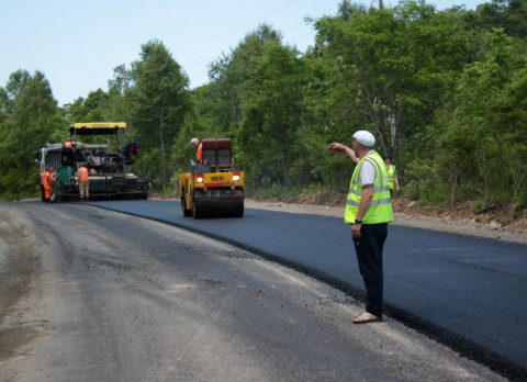Ремонт важной трассы продолжается в Приморье