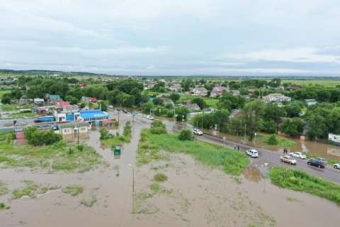 Большая вода топит дома в Приморье