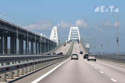 ЧП на Крымском мосту: движение остановлено