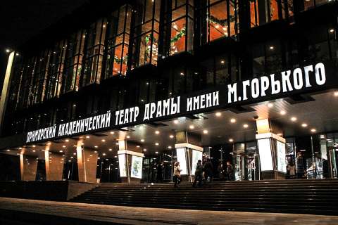 Гранд-ревю, читки и классика: 90-й театральный сезон откроет Приморский театр Горького