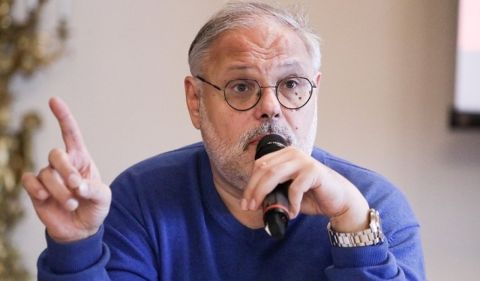 Как Россия будет выходить из бензинового кризиса, объяснил Хазин