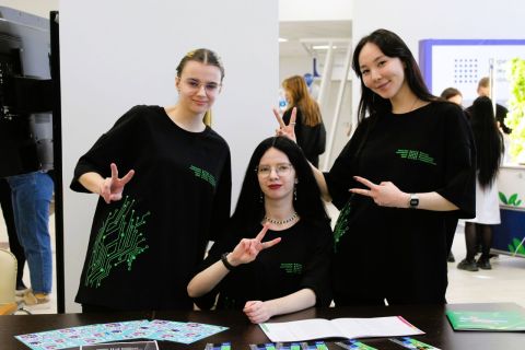 Секрет вечной молодости и пакеты из пищевых отходов - конкурс молодых новаторов проходит в ДВФУ