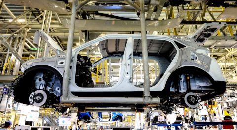 Toyota начала увольнять сотрудников завода в России