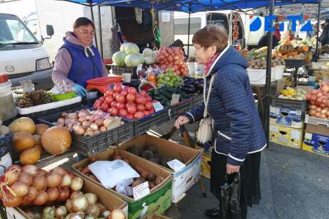 Фермерам разрешат торговать в магазинах