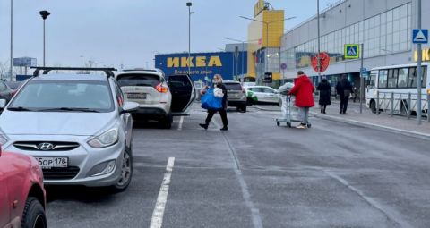 IKEA пообещала сотрудникам на год сохранить рабочие места