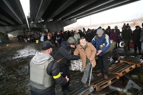 Киев начал принудительную эвакуацию на севере ДНР