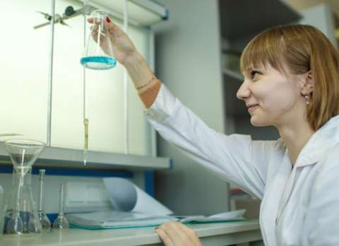 Красить метанол придумали в Госдуме