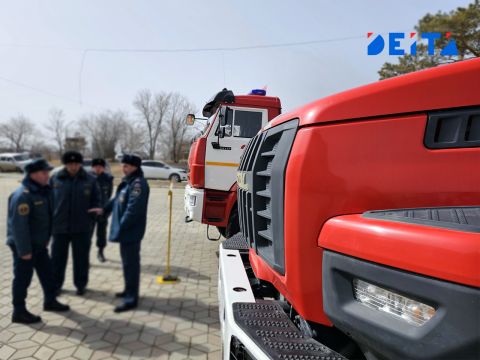 Серьёзные пожары продолжаются в Приморье - горели склад автозапчастей, научное судно и дом смотрителя маяка