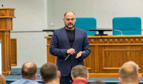 Развитие спорта во Владивостоке обсудили в администрации города
