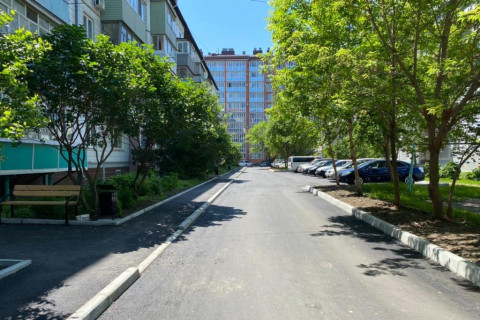 Еще шесть дворов благоустроили в Уссурийске 