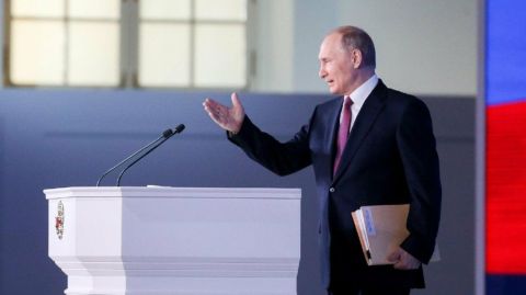 Путин выходит из важнейшего элитного договора, считает Хазин