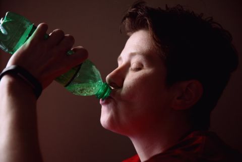 Госдума рассмотрит запрет на продажу энергетиков детям