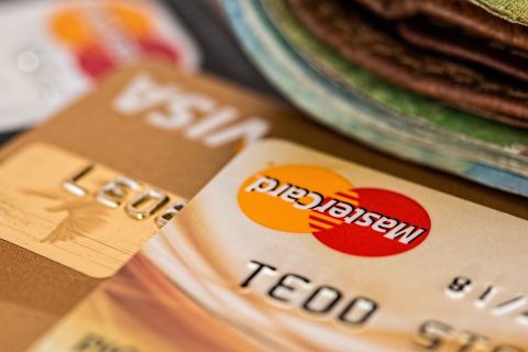 Карты Visa и Mastercard выведут из оборота в России