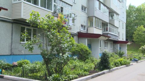 Девочка погибла при падении из окна в Приморье