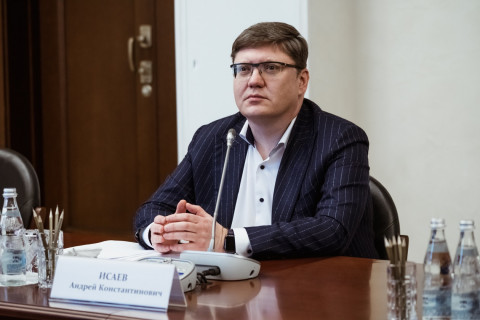 Андрей Исаев рассказал о «социальных» приоритетах законодательной работы «Единой России» в осеннюю сессию