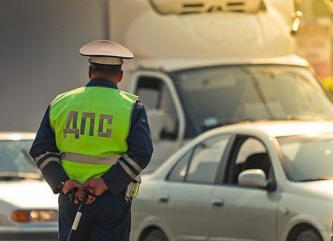 Как инспекторы ГИБДД вычисляют пьяных водителей на дороге