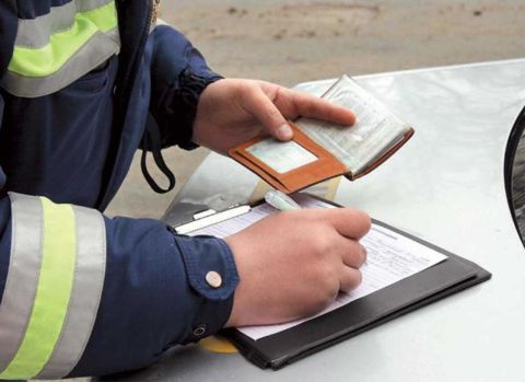 В России могут отменить 50%-ную скидку при оплате автомобильных штрафов