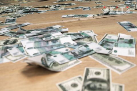 Впереди девальвация: к чему готовиться россиянам с рублёвыми накоплениями