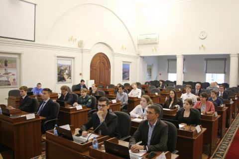 Состоялось первое заседание Общественной молодежной палаты при Думе города Владивостока